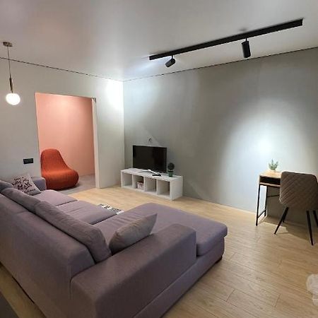 2 Room Modern Apartment View 第聂伯罗彼得罗夫斯克 外观 照片